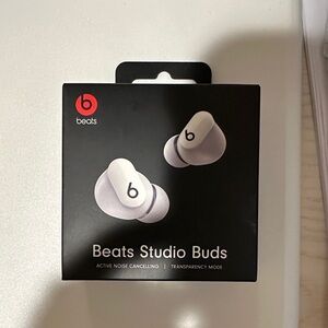 Beats by Dre Studio Buds - White